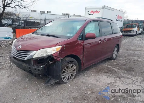 2015 Toyota Sienna Xle 8 Passenger from USA, damaged, VIN 5TDYK3DC0FS661987